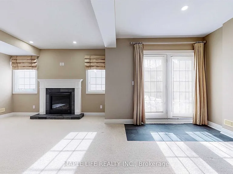 246 Sir Benson Dr — Photo 32