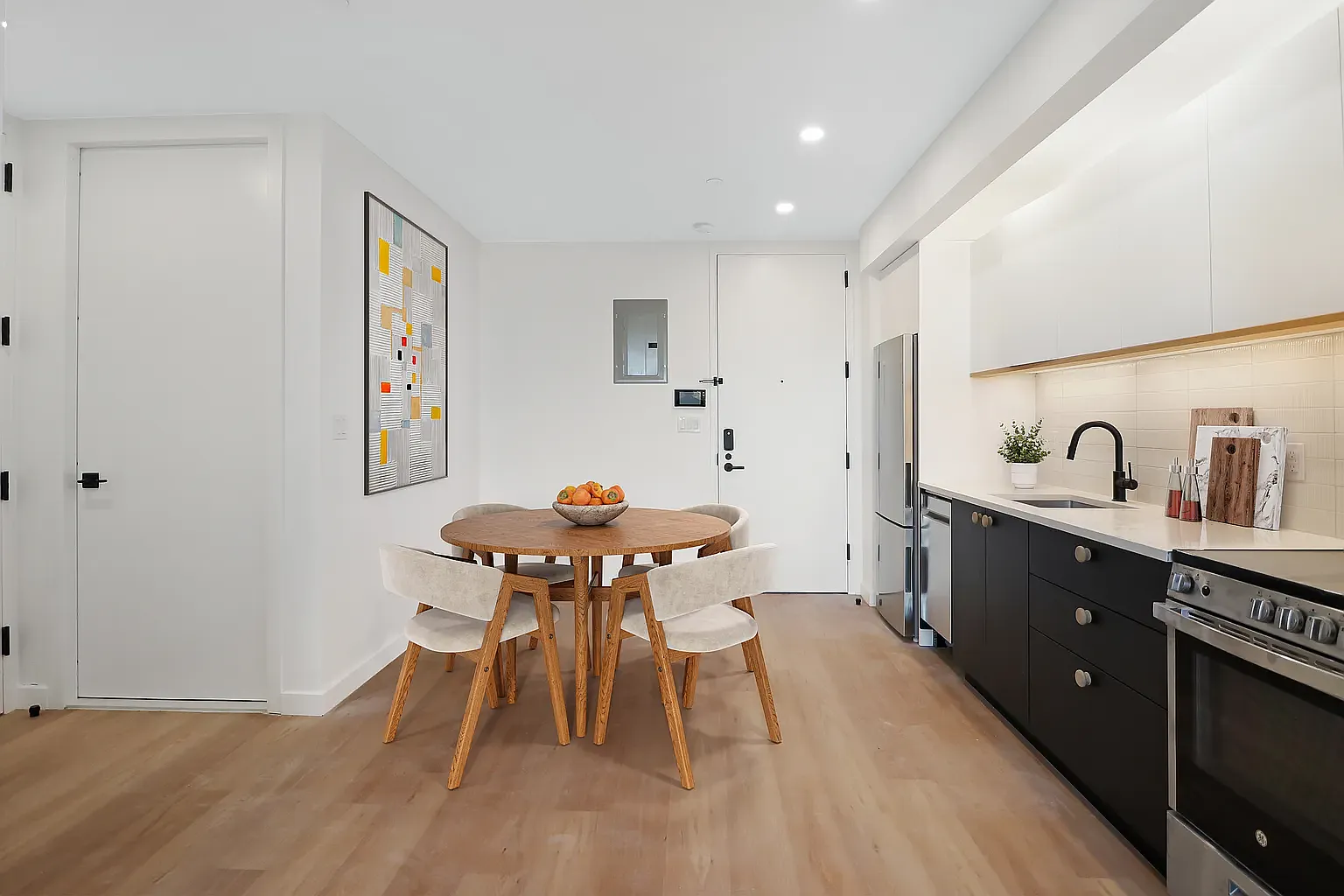 658 Madison Street — Photo 2