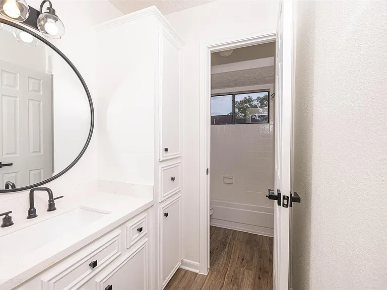 9810 Jockey Club Dr — Photo 18