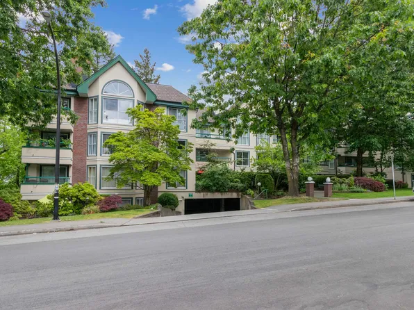 5656 Halley Ave #204, Burnaby, BC V5H 2P8