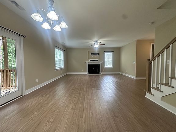 5th image of 71 Wood Green Dr