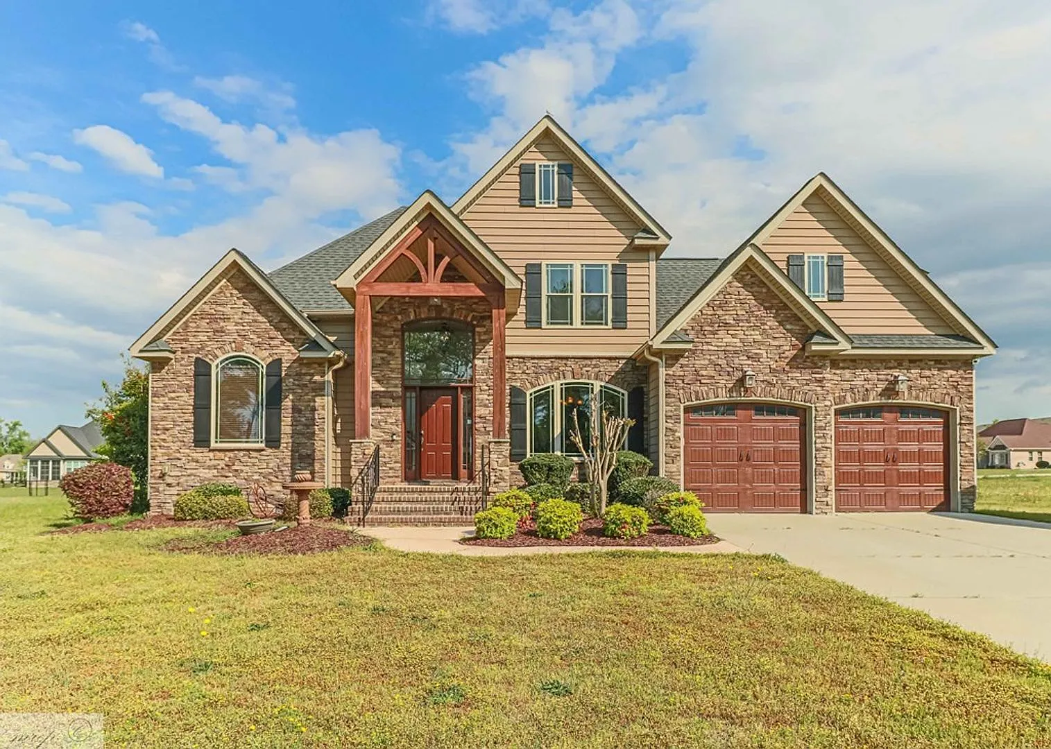 121 Michelle Dawn Dr — Photo 1