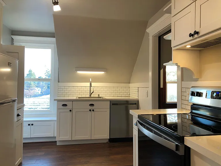 2400 Humboldt St #201 — Photo 7