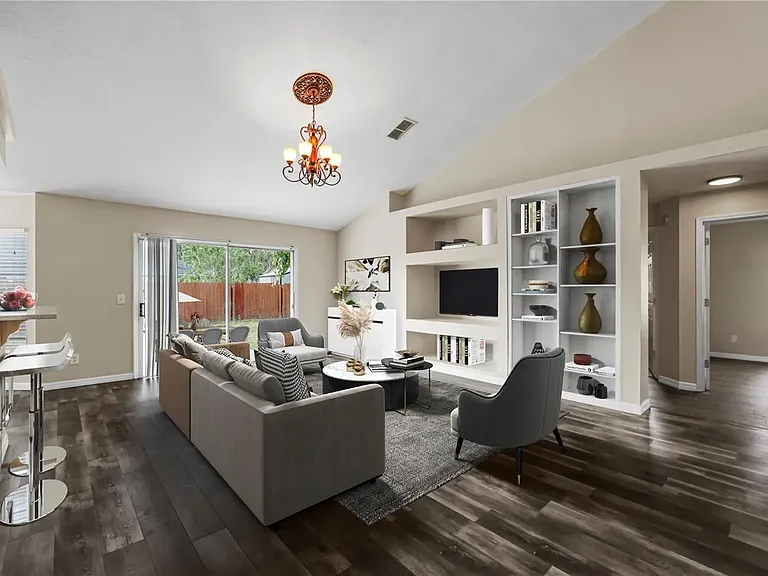 4806 Doc Dr — Photo 2