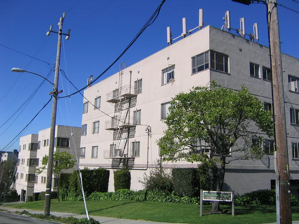 Building Photo - 433 Adams St #3A