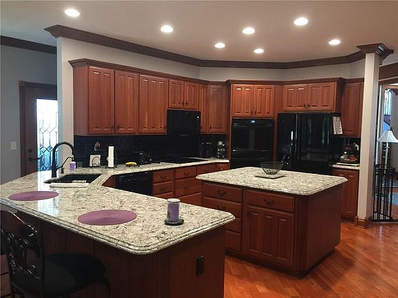 3rd image of 7095 Hickory Hollow Ct