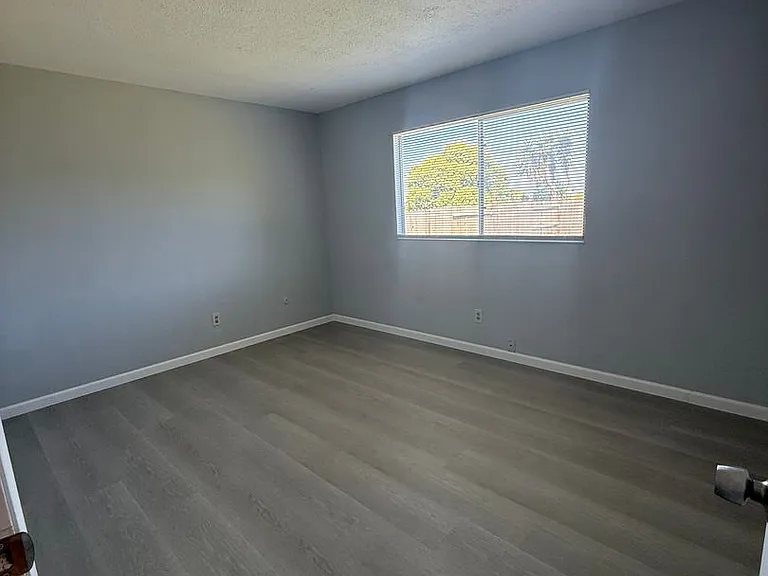 322 Pecan St — Photo 4