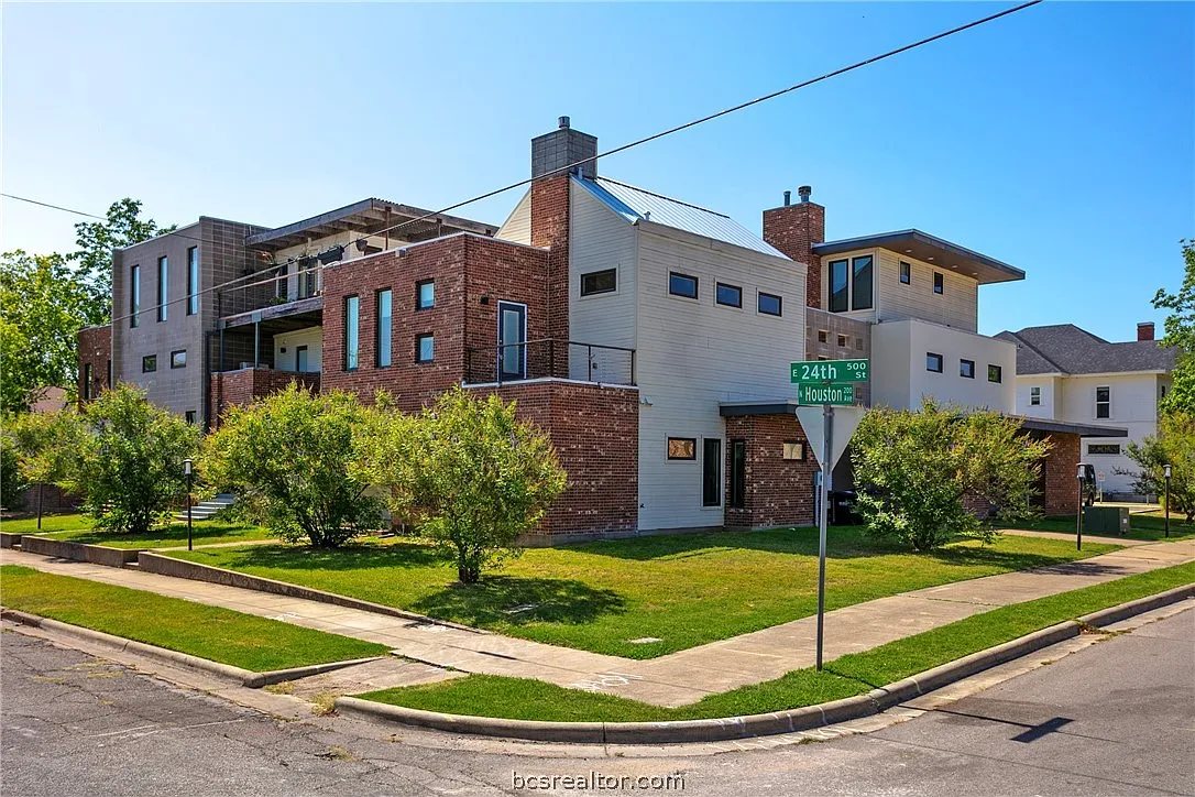 2 bed, 2032 sqft, $2,400 — Photo 3
