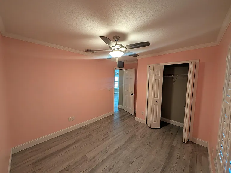 625 Coconut Ave N — Photo 17