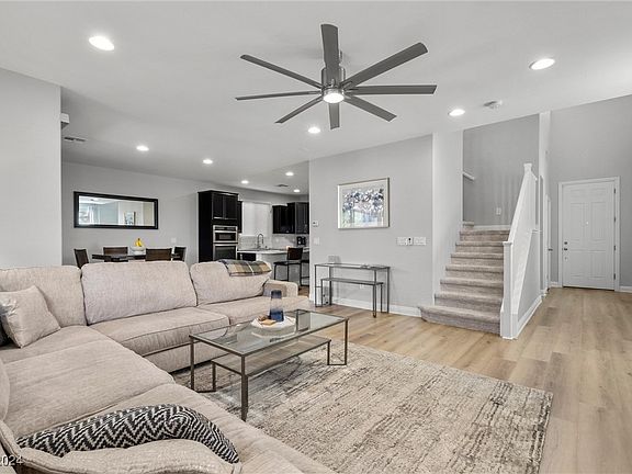 3rd image of 7796 Willow Garden Ct