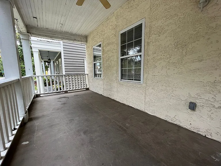 825 E Henry St — Photo 12