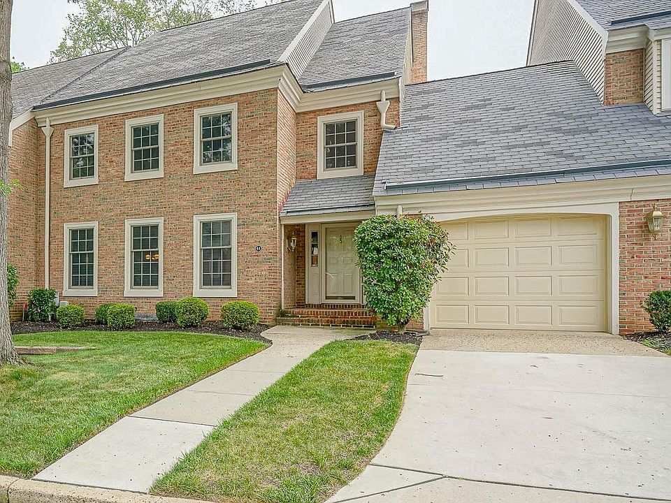 1st image of 64 Foxwood Dr