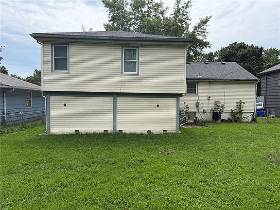 3rd image of 8200 E 133rd Ter