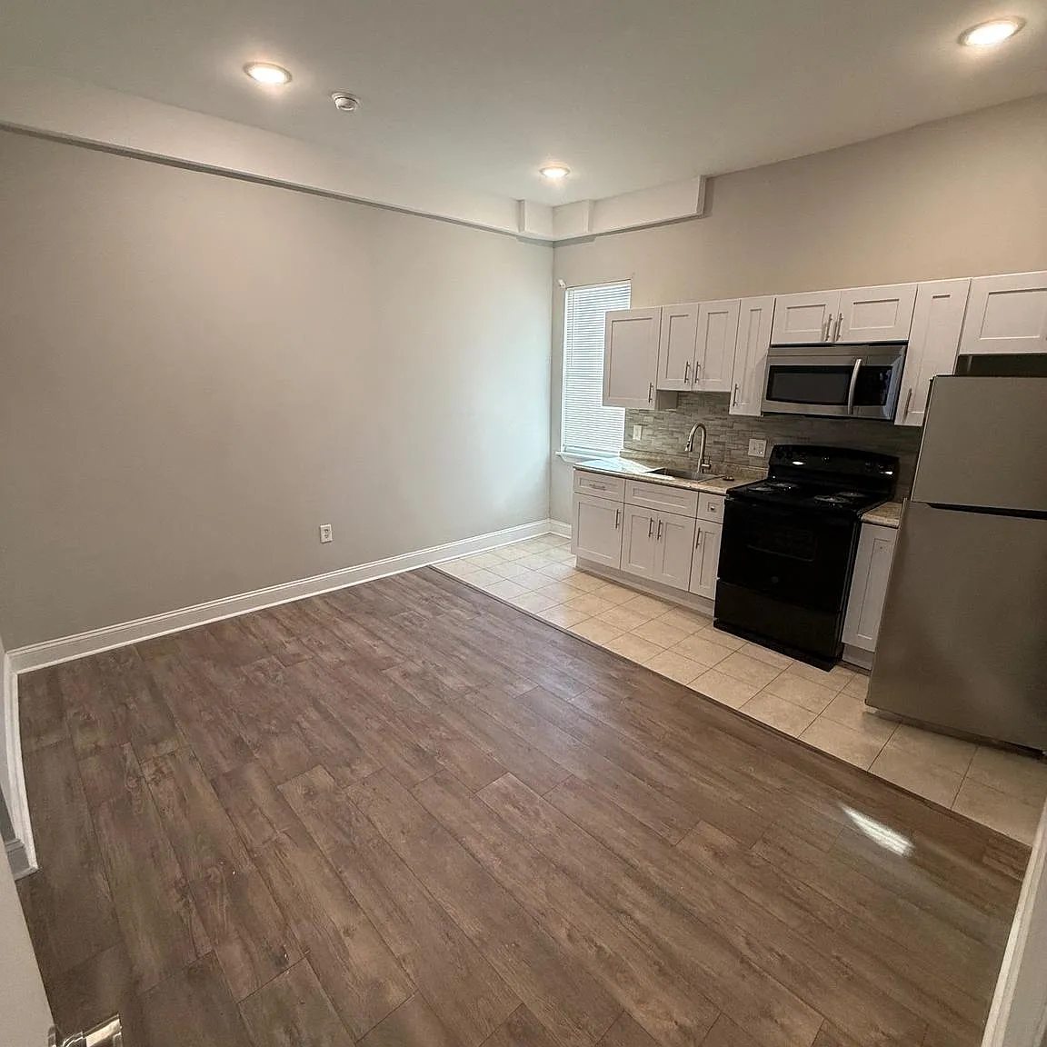 1 bed, 1.0 bath, 1000 sqft, $1,000 — Photo 2