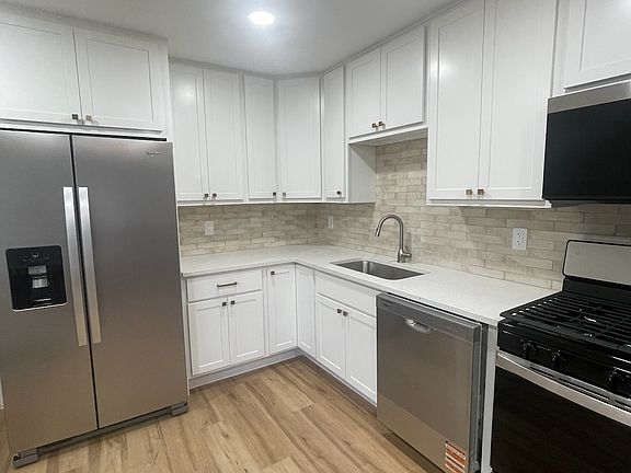 3rd image of 7820 Hanley St