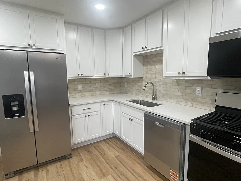 7820 Hanley St — Photo 3