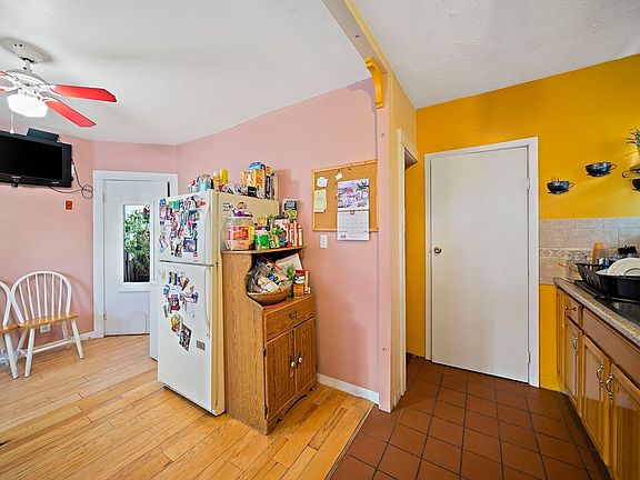 4th image of 3 Clermont St