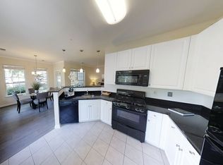 6425 Rock Forest Dr #441-103, Bethesda, MD 20817