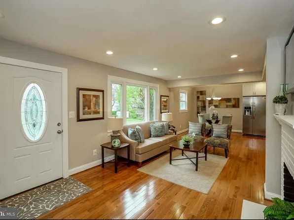 3157 Holloway Rd, Falls Church, VA 22042