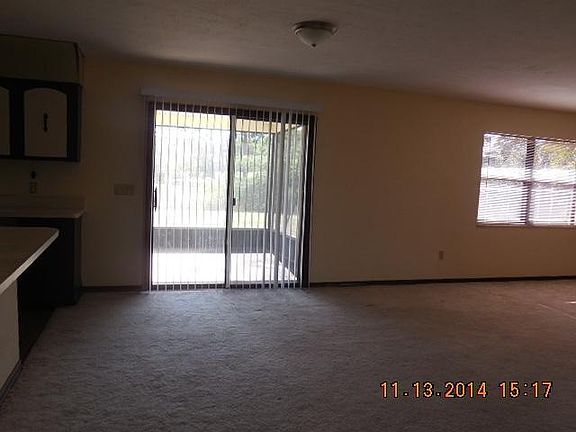 4th image of 612 SE Essex Dr