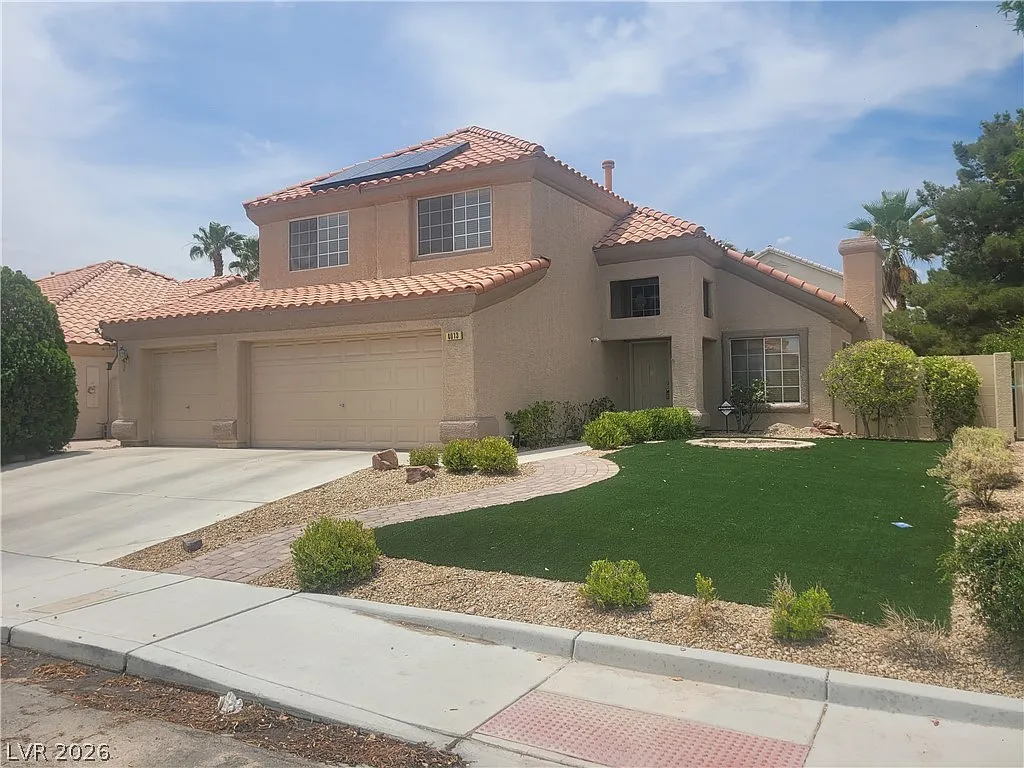 4 bed, 2.5 bath, 2201 sqft, $2,500 — Photo 3