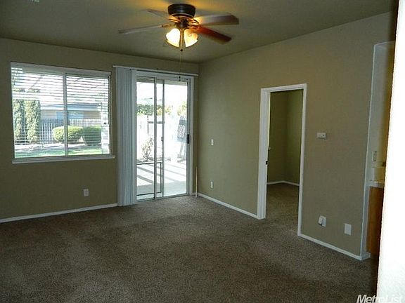 4th image of 301 Saint Brendan Ct