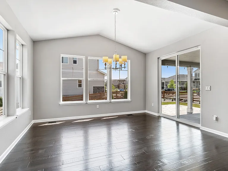 490 W Ridge Cir — Photo 17