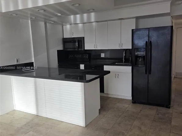 7900 Tatum Waterway Dr, Miami Beach, FL