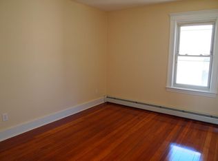 389 Cumberland Hill Rd, Woonsocket, RI 02895