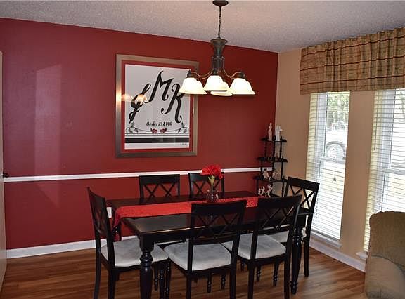 3rd image of 419 Candlewood Dr