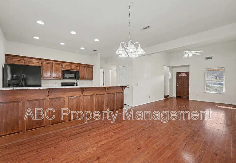 3006 SW Deerfield Blvd #2 — Photo 6