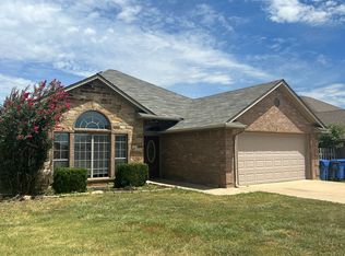 211 NW Cherry Ave, Cache, OK 73527