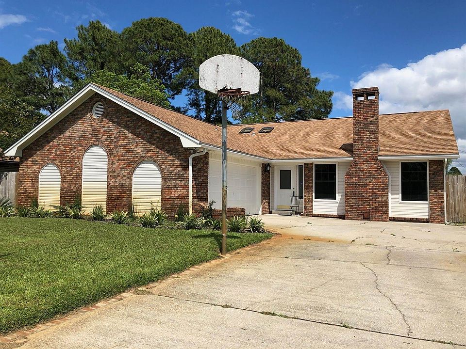 1st image of 1010 Quail Hollow Dr