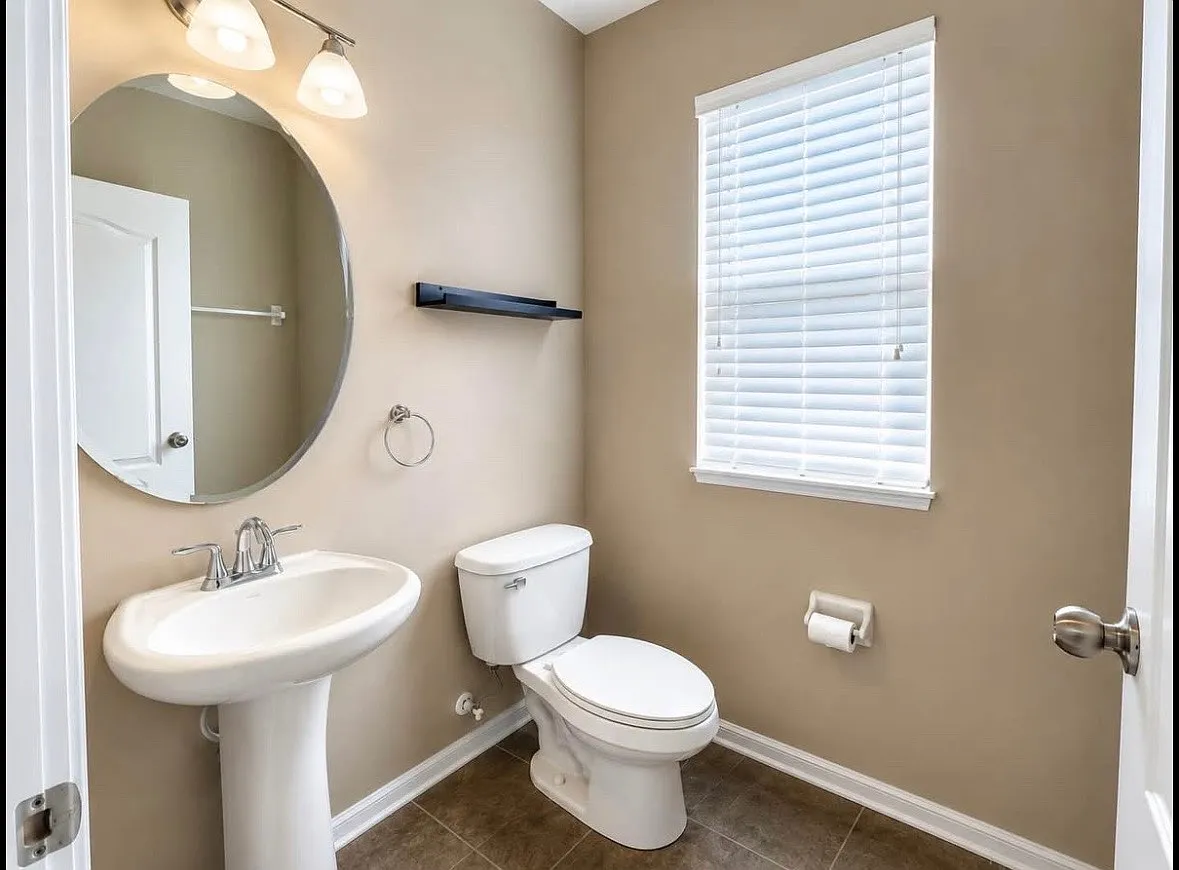 3 bed, 2.5 bath, 1654 sqft, $2,300 — Photo 3