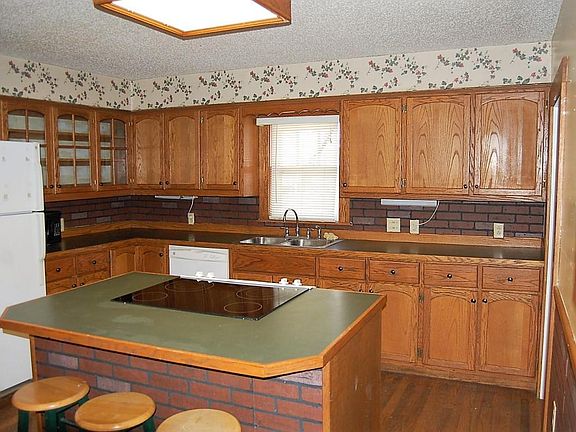 4th image of 207 Harrison St