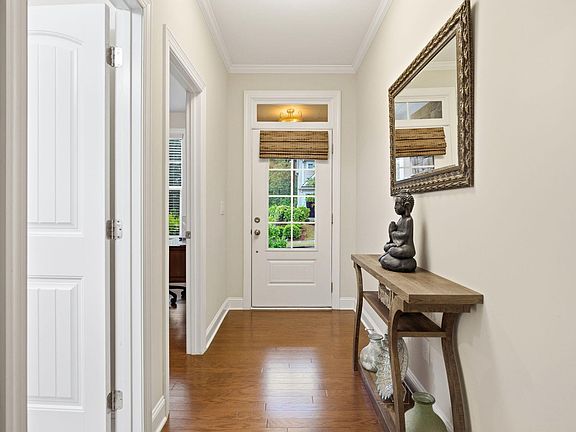 3rd image of 412 Hopwood Way