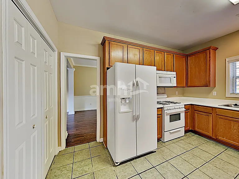 1852 Clear Springs Ln — Photo 9