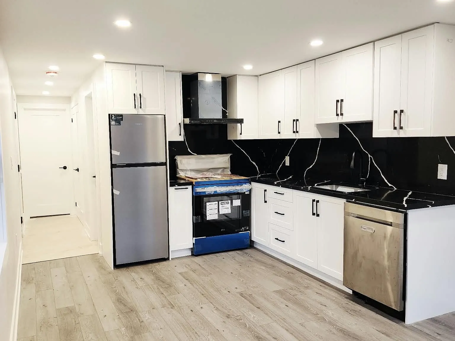 1 bed, $1,999 — Photo 2