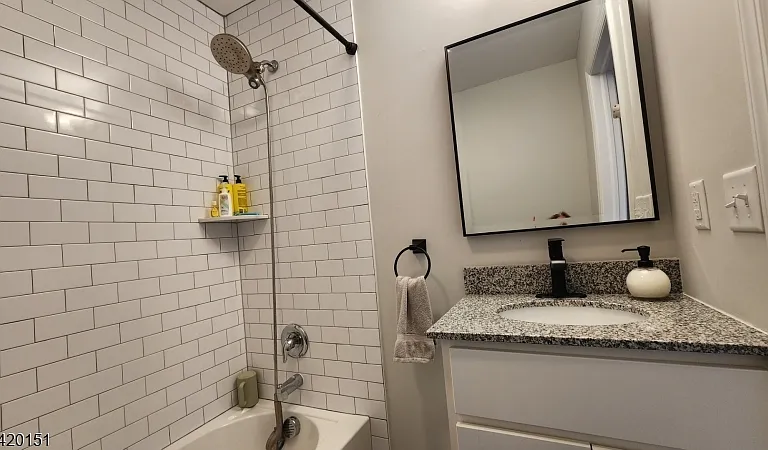 4 Joseph Dr — Photo 21
