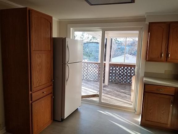 3rd image of 549 W High St