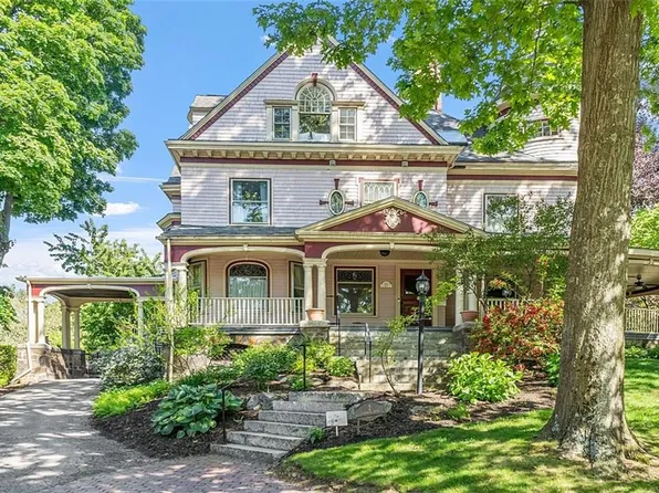 2 Gardner Rd #3, Brookline, MA 02445