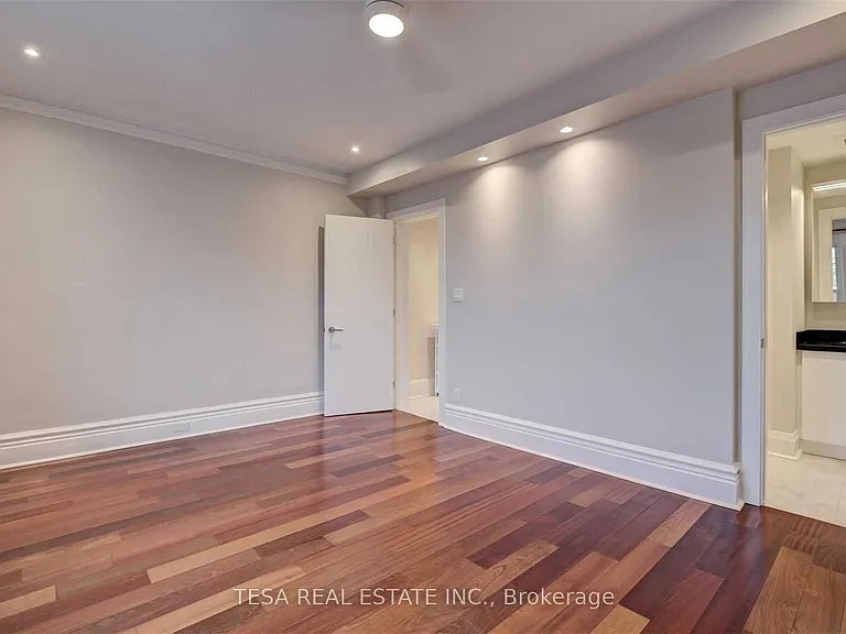 648 Bathurst St #2 — Photo 9