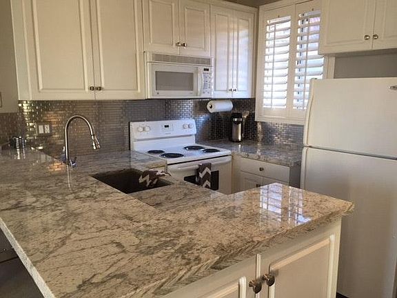 Kitchen with Granite