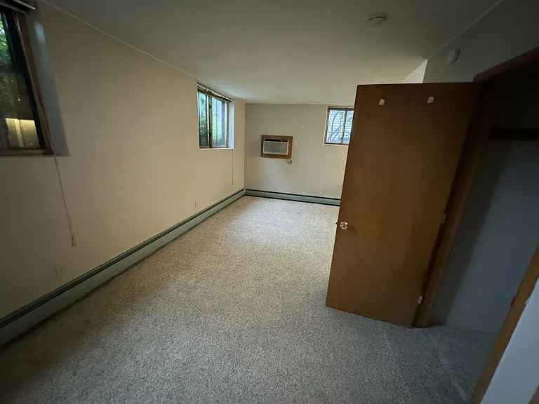 1547 Wynne Ave #8 — Photo 13