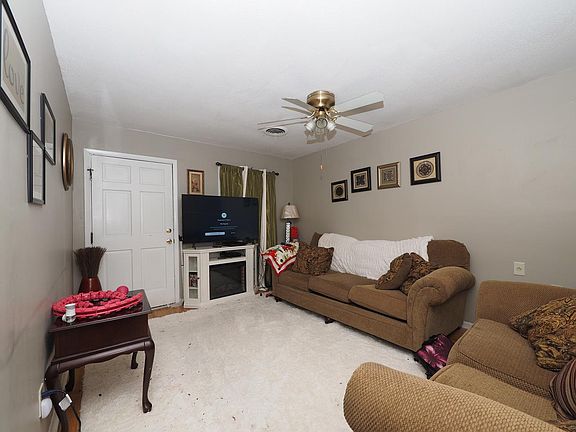 4th image of 2226 Slocum Ave