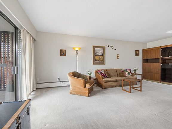 4th image of 155 E 5th St #315