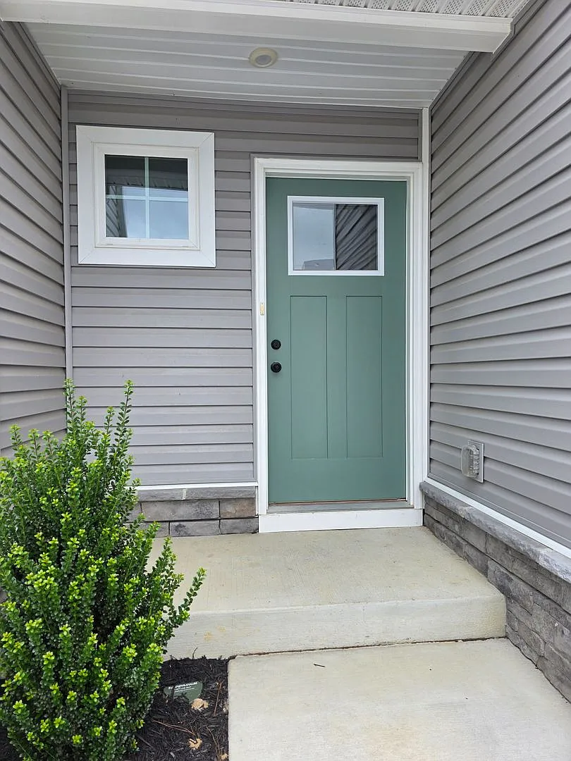 Almost Brand-New Townhouse Ready for Move In — Photo 2