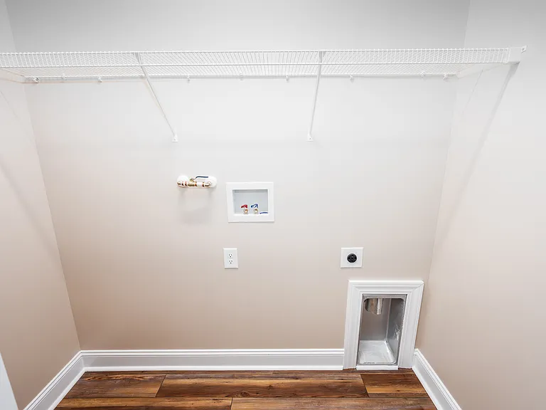 136 Macdonald Blvd — Photo 17