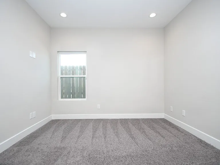 5904 Gardendale Dr #B — Photo 18
