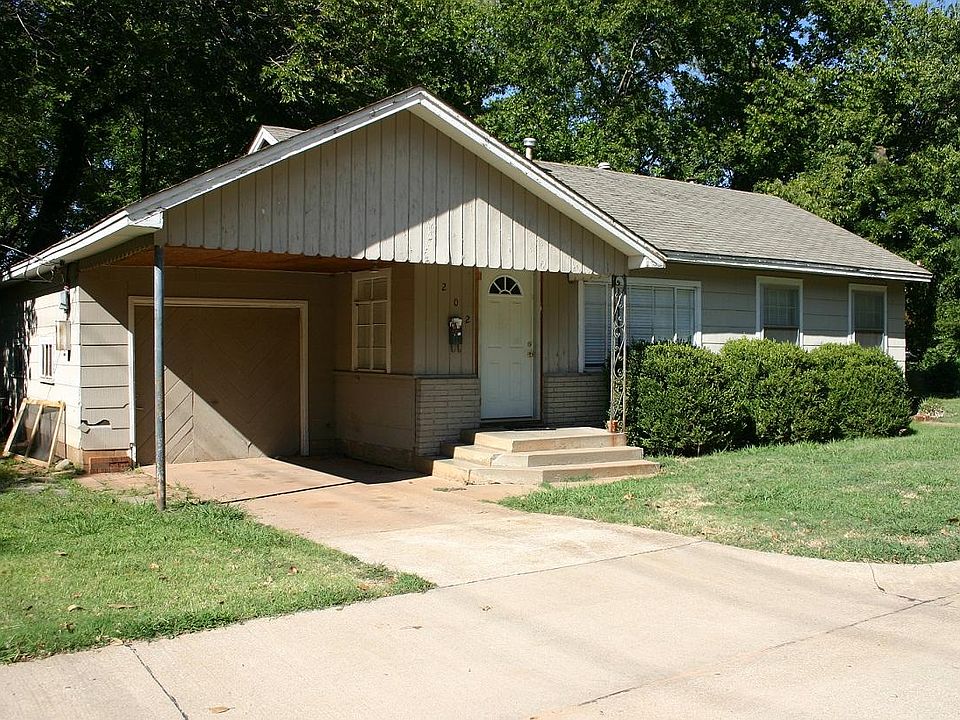 2nd image of 202 W Scott Ave
